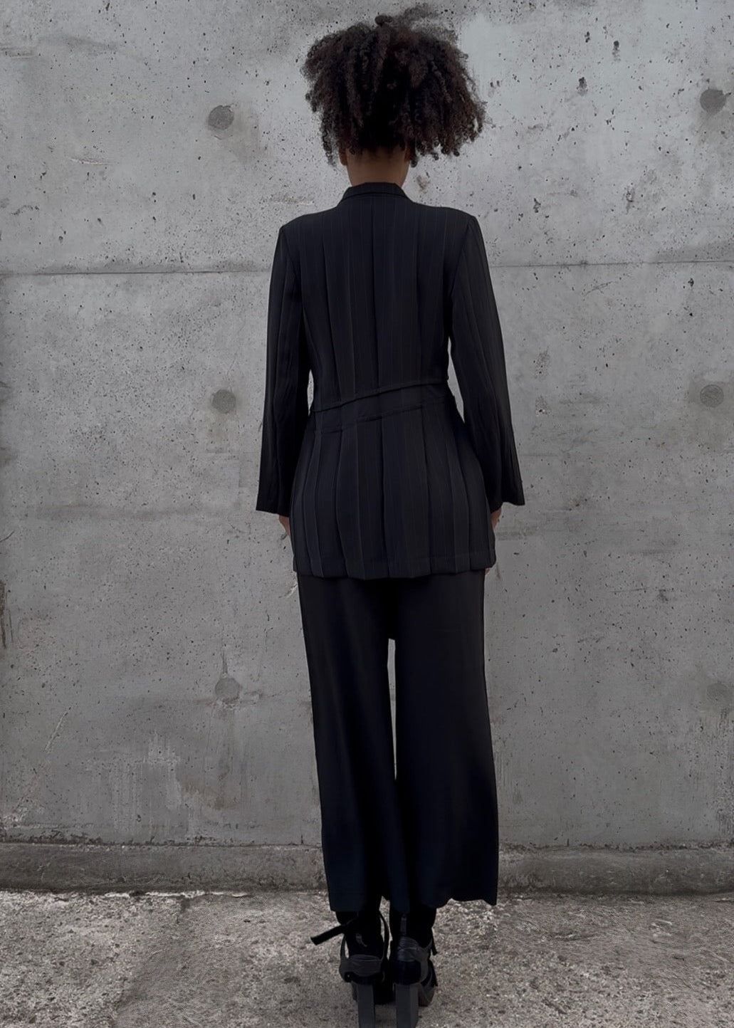 Blazer noir asymétrique