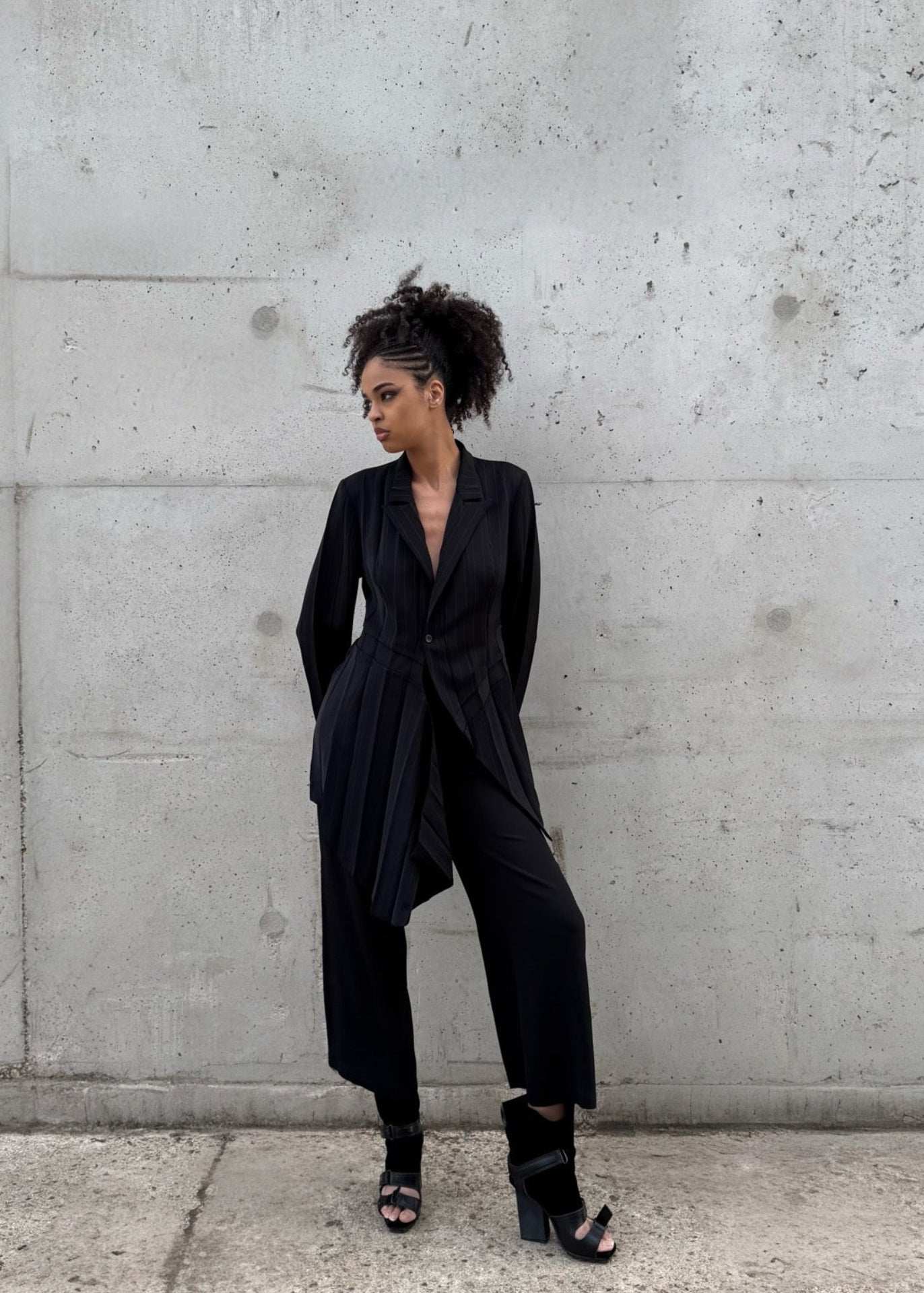 Blazer noir asymétrique