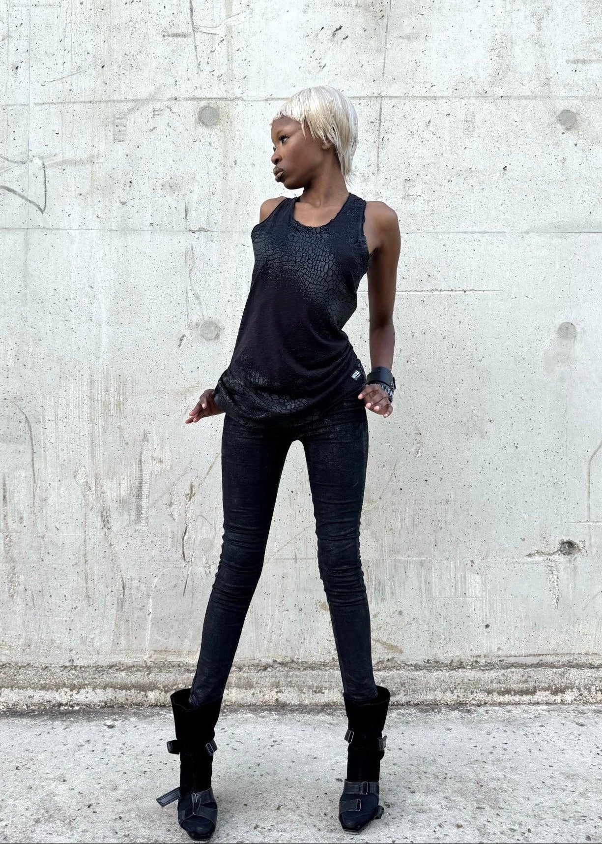 Pantalon Slim noir texturé